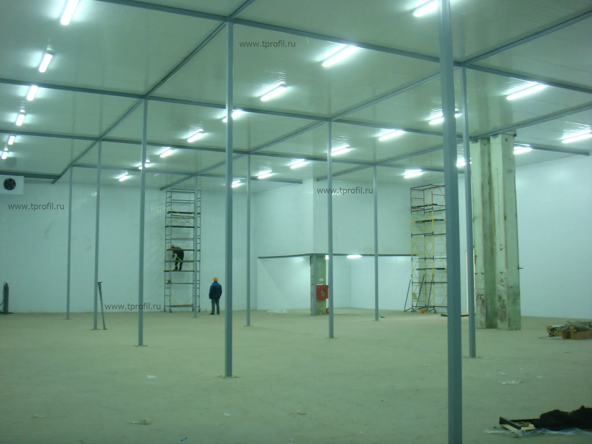 Монтаж потолочных панелей ПИР