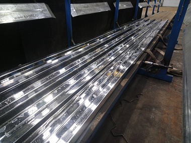 Профилированный лист из нержавеющей стали